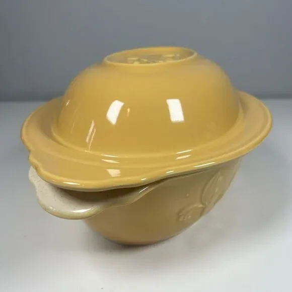 Pfaltzgraff WEIR IN YOUR KITCHEN Yellow Casserole Baking Dish With Lid - Picture 5 of 9
